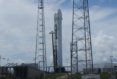 Falcon 9 before CRS-1 launch
