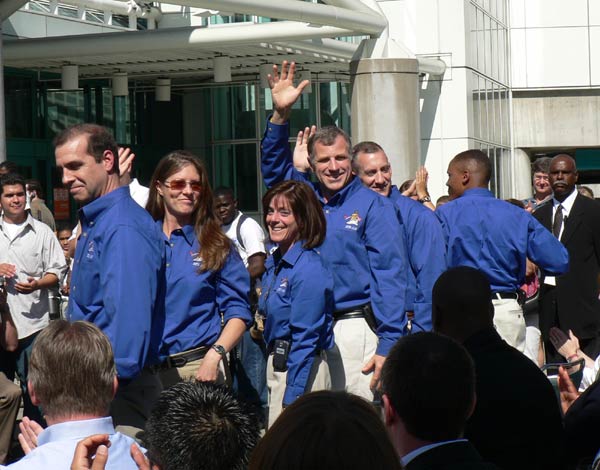 STS-118 crew