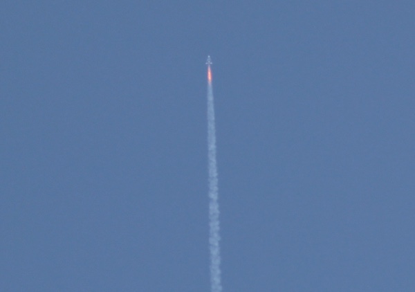SpaceShipTwo ascending