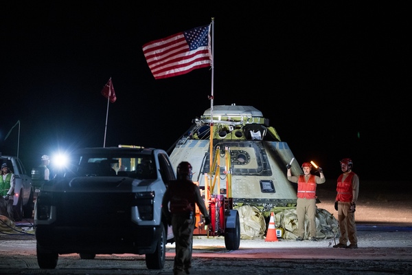 Starliner CFT capsule