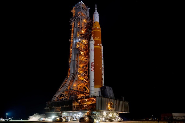 Artemis 2 rollout