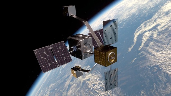 servicing spacecraft